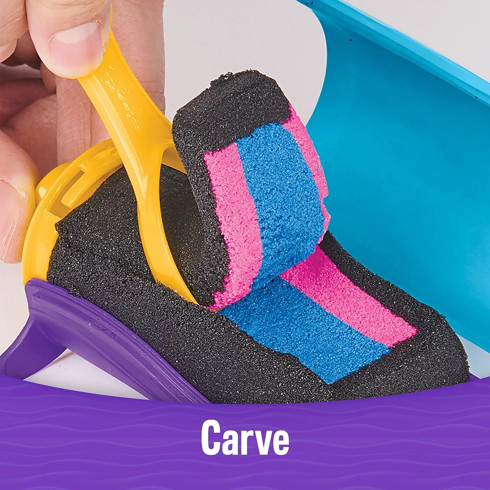 Kinetic Sand,Coffret Slice N' Surprise avec 383 g de sable de jeu noir, rose et bleu et 7 outils, Jouets sensoriels pour les enfants à partir de 3 ans
