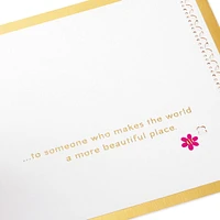 Carte Signature en relief de la fête des Mères, Paper Wonder de Hallmark (Fleurs dans un vase, « Make the World More Beautiful »)