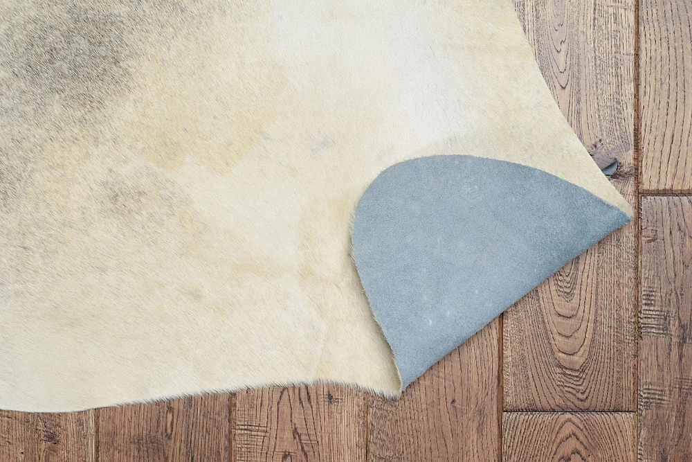 Cowhide Rug, Medium Brindle - Full Skin