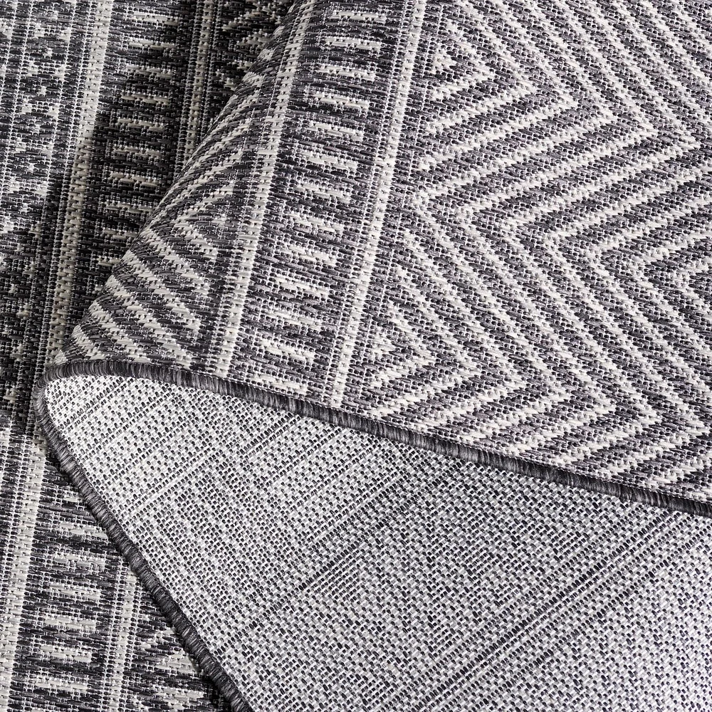 SAFAVIEH Beach House Jolanta Geometric Indoor/Outdoor Area Rug