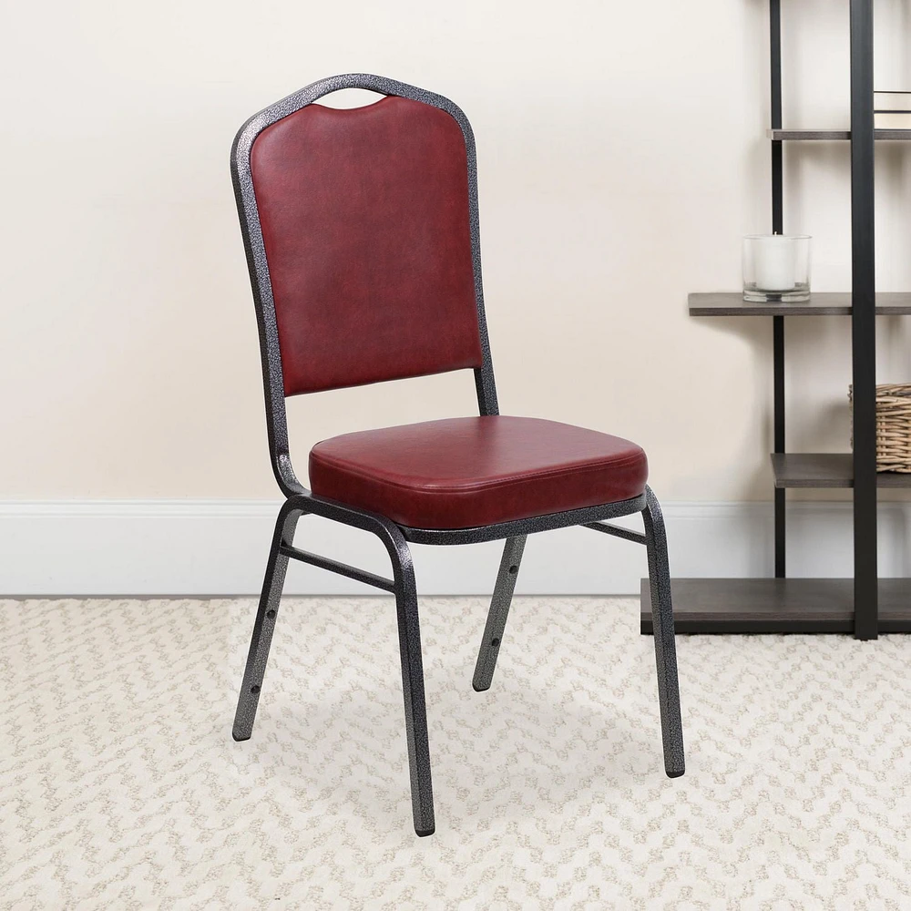 Lot de 4 pièces - Chaise de banquet empilable de la série HERCULES avec dossier couronne en vinyle bourgogne - Cadre veine d'argent