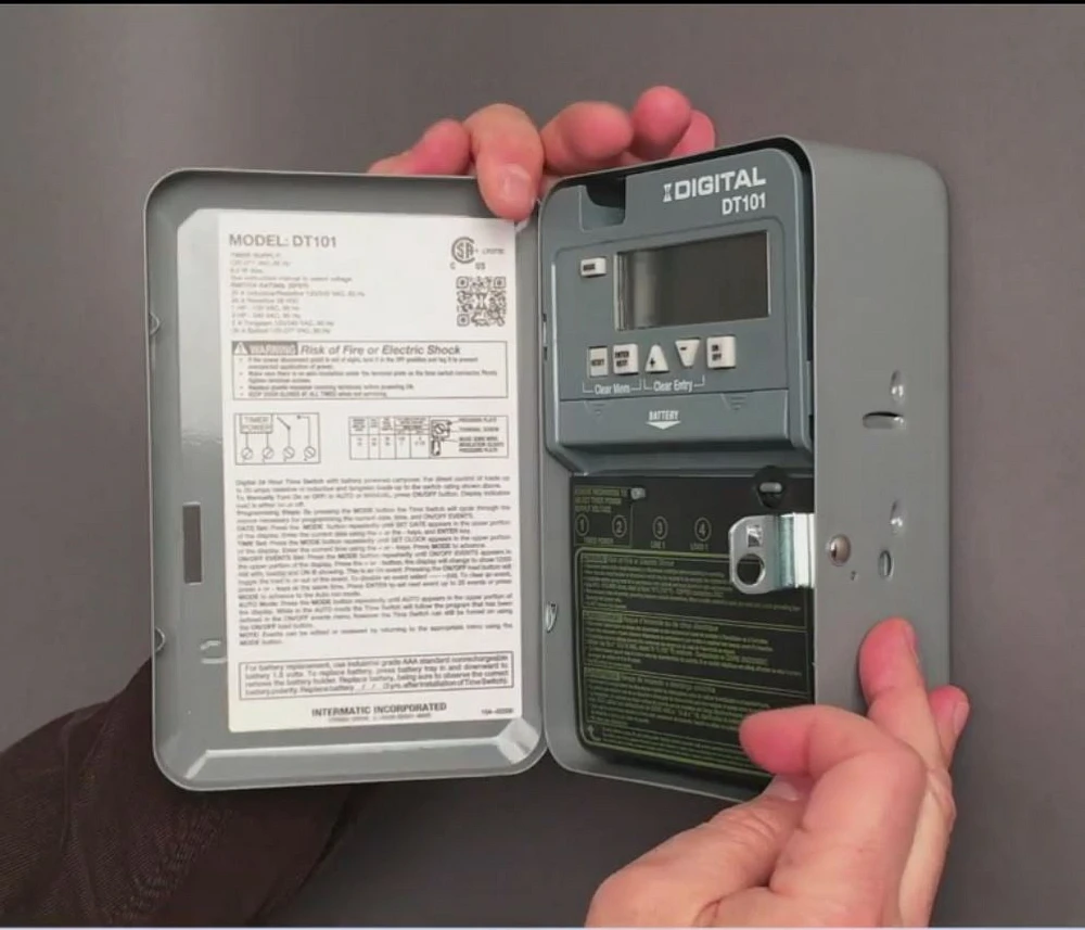 Intermatic 24-Hour 1-Circuit Electronic Control, 120-277 VAC, 50/60 Hz, SPST, Indoor Metal Enclosure