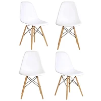 Chaise de salle à manger noire Take Me Home avec pieds en bois naturel – Lot de 4, robuste et durable avec siège noir confortable, parfaite pour les salles à manger et les intérieurs modernes