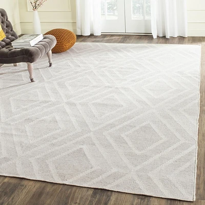 Safavieh Kilim Lorcan Geometric Diamonds Area Rug