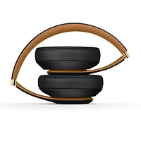 Beats Studio3 Wireless Over Ear Headphones, Hear the Music. Not the Noise.