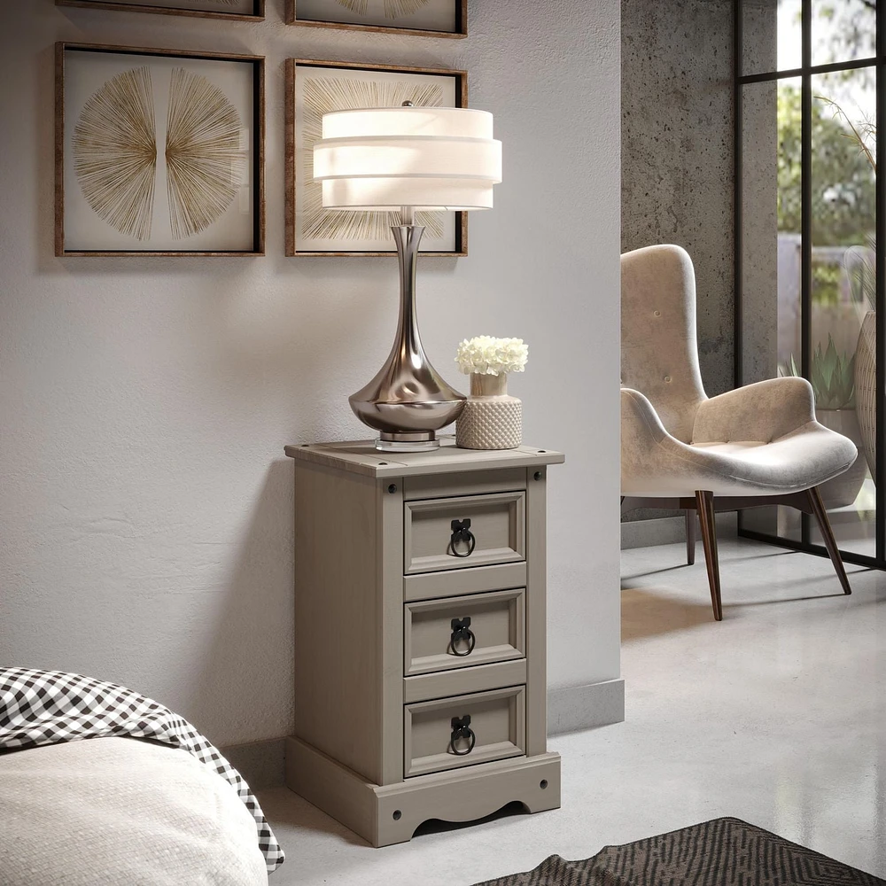 Table de nuit 3 tiroirs en bois massif par Gateway Creations Inc.