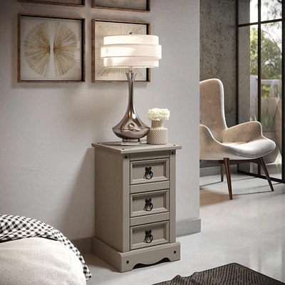 Table de nuit 3 tiroirs en bois massif par Gateway Creations Inc.