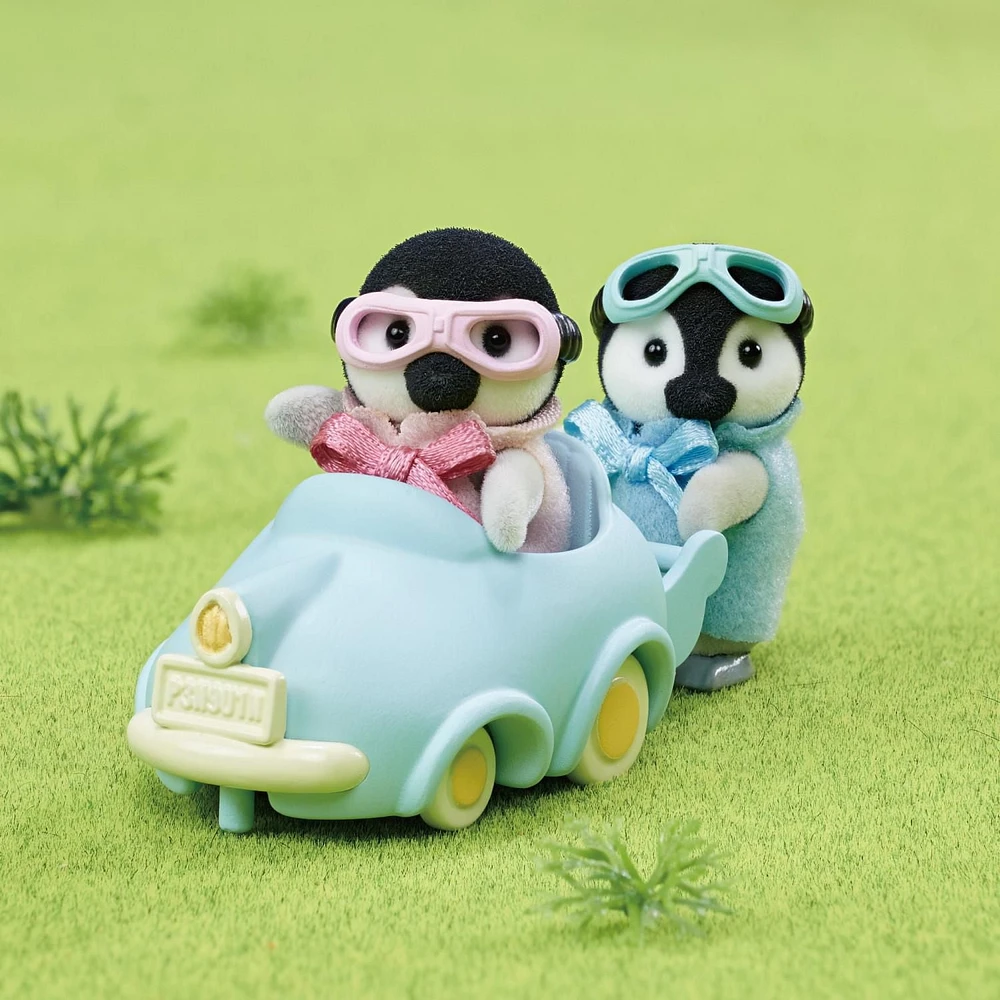 Calico Critters Penguin Babies Ride 'N Play, Lot de 2 figurines de poupée à collectionner avec accessoire Pushcart 2 figurines avec accessoire