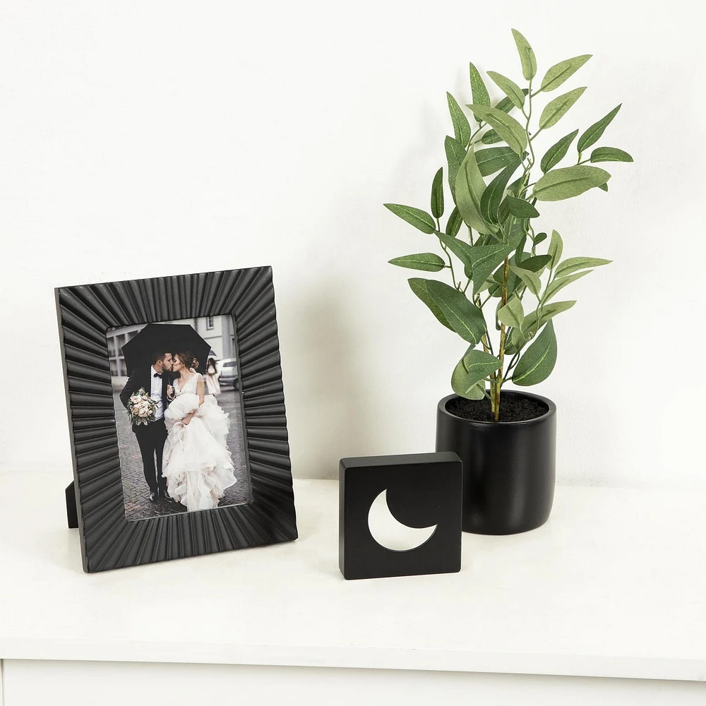 Faux Olivier Zarina Dans Un Pot Noir de hometrends 45,7 cm h x 11,4 cm d