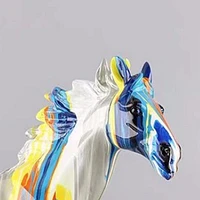 Canadian Furniture présente une élégante sculpture en forme de cheval pour la décoration de la maison et du bureau
