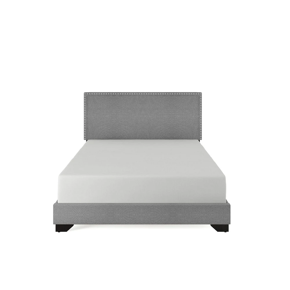 Lit plateforme rembourré Skylar avec garniture de tête de clou, par Hillsdale Living Essentials