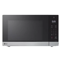 LG 1.5 cu. ft. NeoChef™ Countertop Microwave with Smart Inverter and EasyClean®