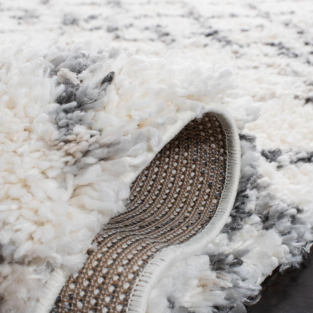 SAFAVIEH Fontana Aleta Geometric Distressed Plush Shag Area Rug