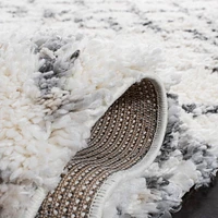 SAFAVIEH Fontana Aleta Geometric Distressed Plush Shag Area Rug