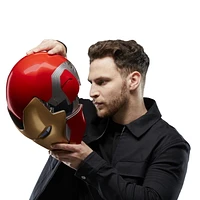 Marvel Legends Series, casque électronique premium Iron Man avec effets lumineux