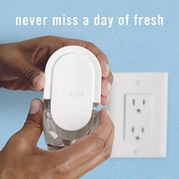 Febreze Plug In Air Freshener, Odor-Fighting Scented Oil Starter Kit, Bamboo Scent, Warmer + 4 Refill