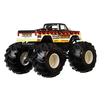 Hot Wheels Monster Trucks 1:24 scale Bigfoot Vehicle