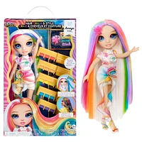 Rainbow High Craie à cheveux et coiffure Amaya – Poupée arc-en-ciel de 11 po (28 cm)