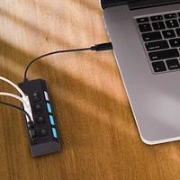 Jensen USB C à 4 Port USB A Hub - Noir