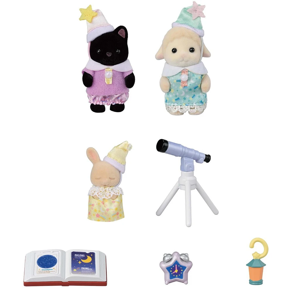 Calico Critters Nursery Friends - Trio de soirée pyjama, ensemble de 3 figurines de poupée à collectionner avec accessoires