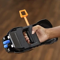 Marvel Black Panther, Gant de frappe Vibranium Nerf avec 3 fléchettes Nerf, jouet de super-héros pour enfants à partir de 5 ans