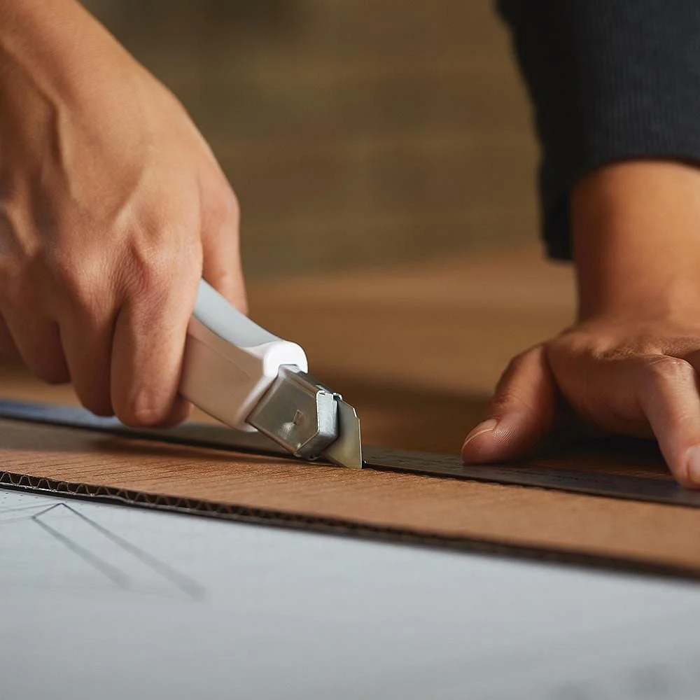 FISKARS    UTILITY KNIFE 18MM