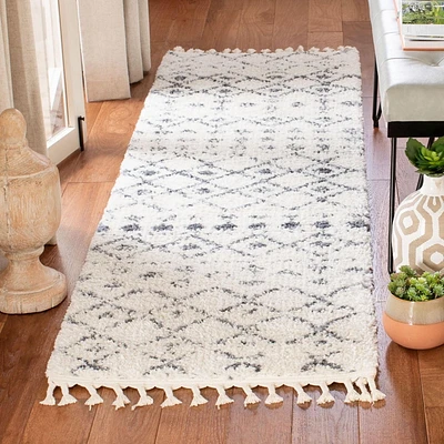 Safavieh Berber Fringe Lesleigh Aztec Shag Area Rug