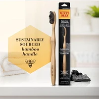 Brosse à dents en bambou Burt’s Bees avec soies imprégnées de charbon 1 unité