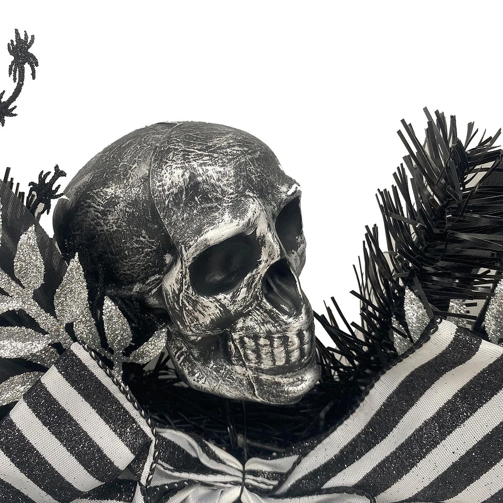 SLIVER SKULL WREATH