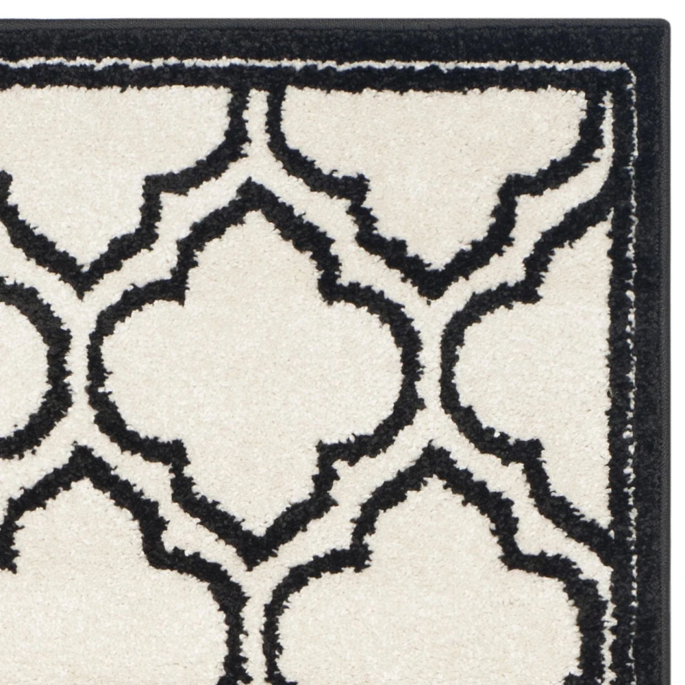 Safavieh Amherst Wilson Geometric Area Rug