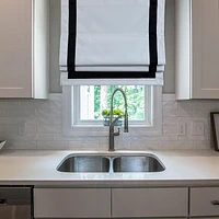 Versailles' Valentina Cordless Roman Shades (27in x 63in