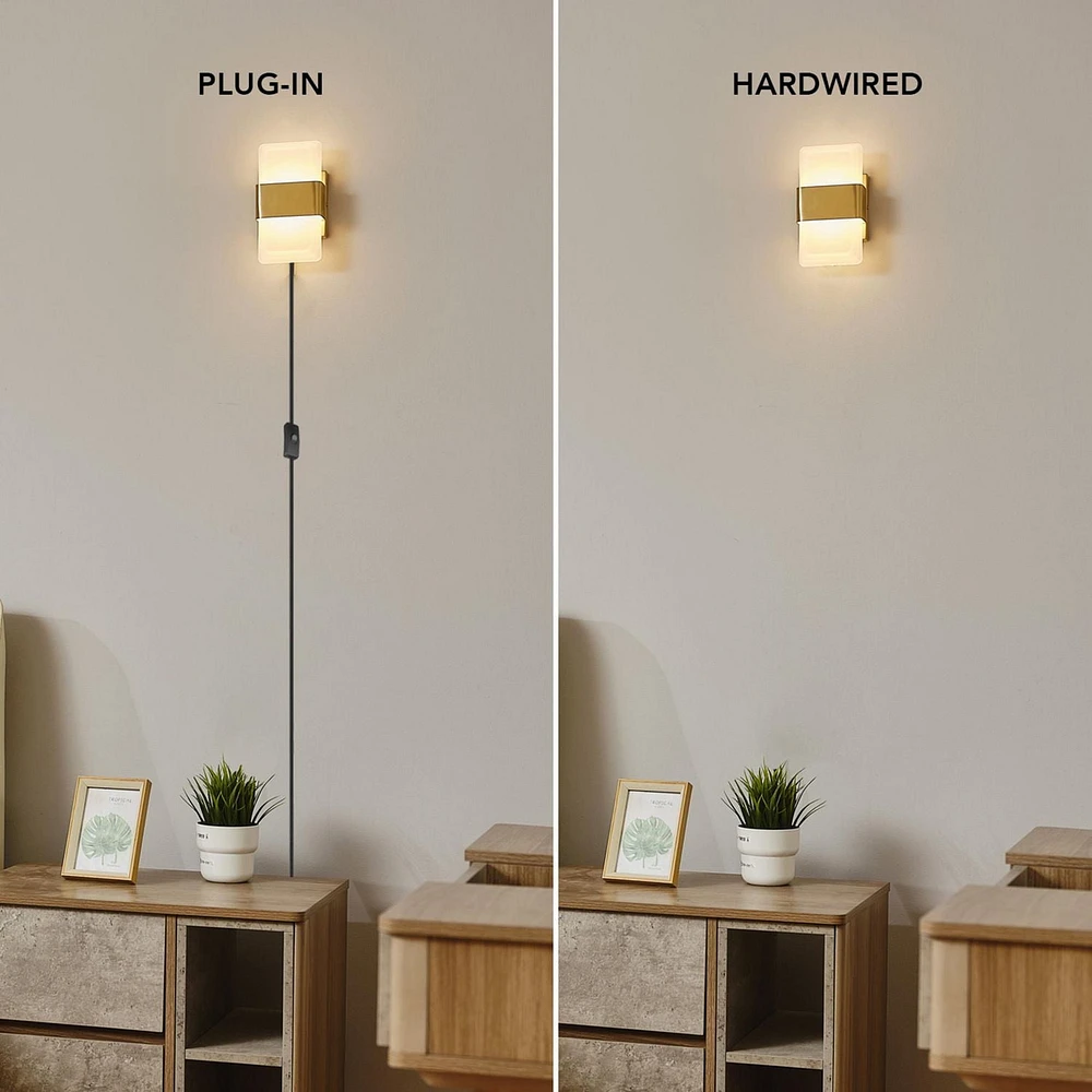 Applique murale enfichable ou fixe Elowen à une ampoule à DEL intégrée de 19 W avec abat-jour en acrylique givré