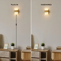 Applique murale enfichable ou fixe Elowen à une ampoule à DEL intégrée de 19 W avec abat-jour en acrylique givré