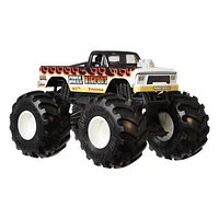 Hot Wheels Monster Trucks 1:24 scale Bigfoot Vehicle