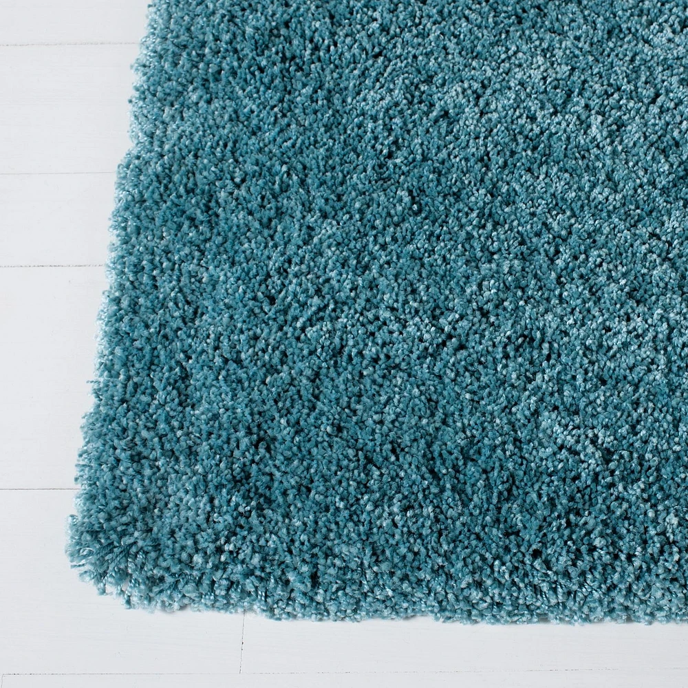 Safavieh Milan Harlow Solid Shag Area Rug