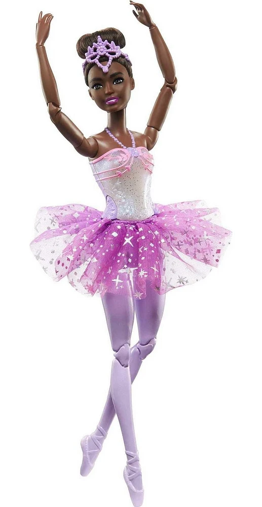 Poupée Barbie s’illuminer lorsqu’elle danse