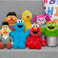 Sesame Street Friends 8-inch Oscar, Sustainable Plush Stuffed Animal