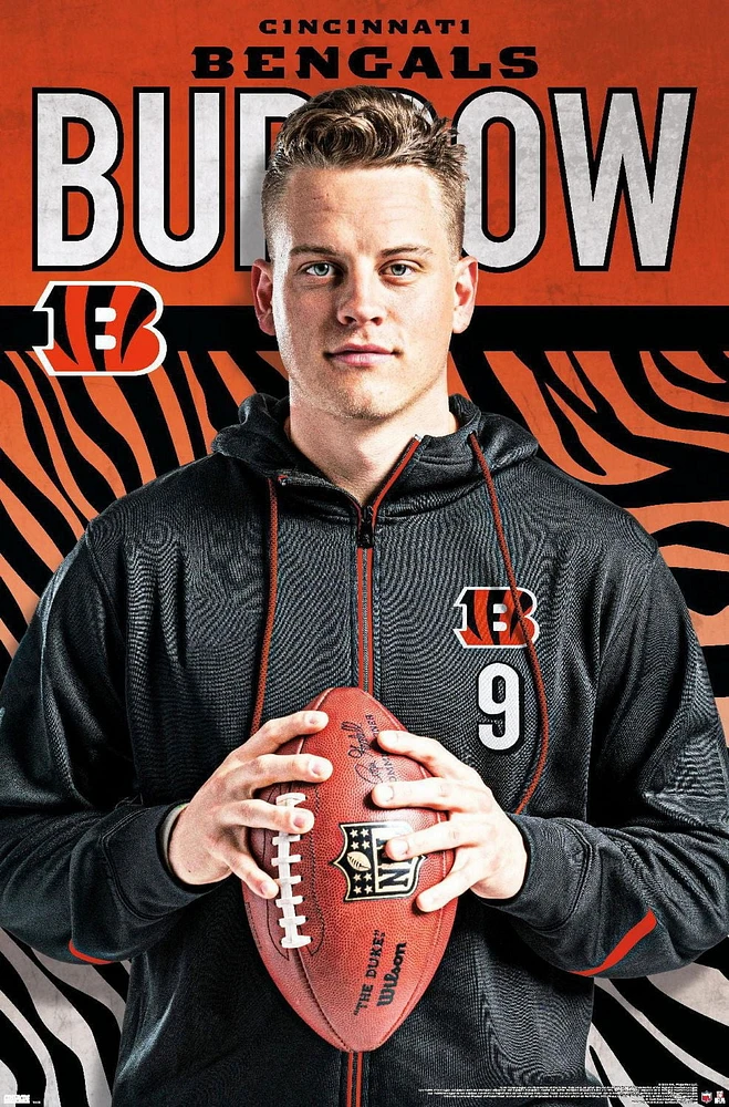 NFL Cincinnati Bengals - Joe Burrow Pose 20 Wall Poster, 14.725" x 22.375" Framed