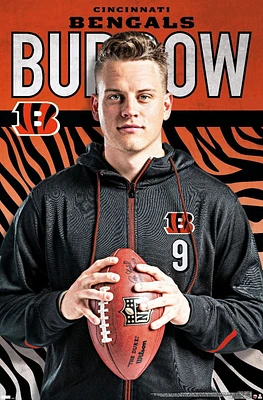 NFL Cincinnati Bengals - Joe Burrow Pose 20 Wall Poster, 14.725" x 22.375" Framed