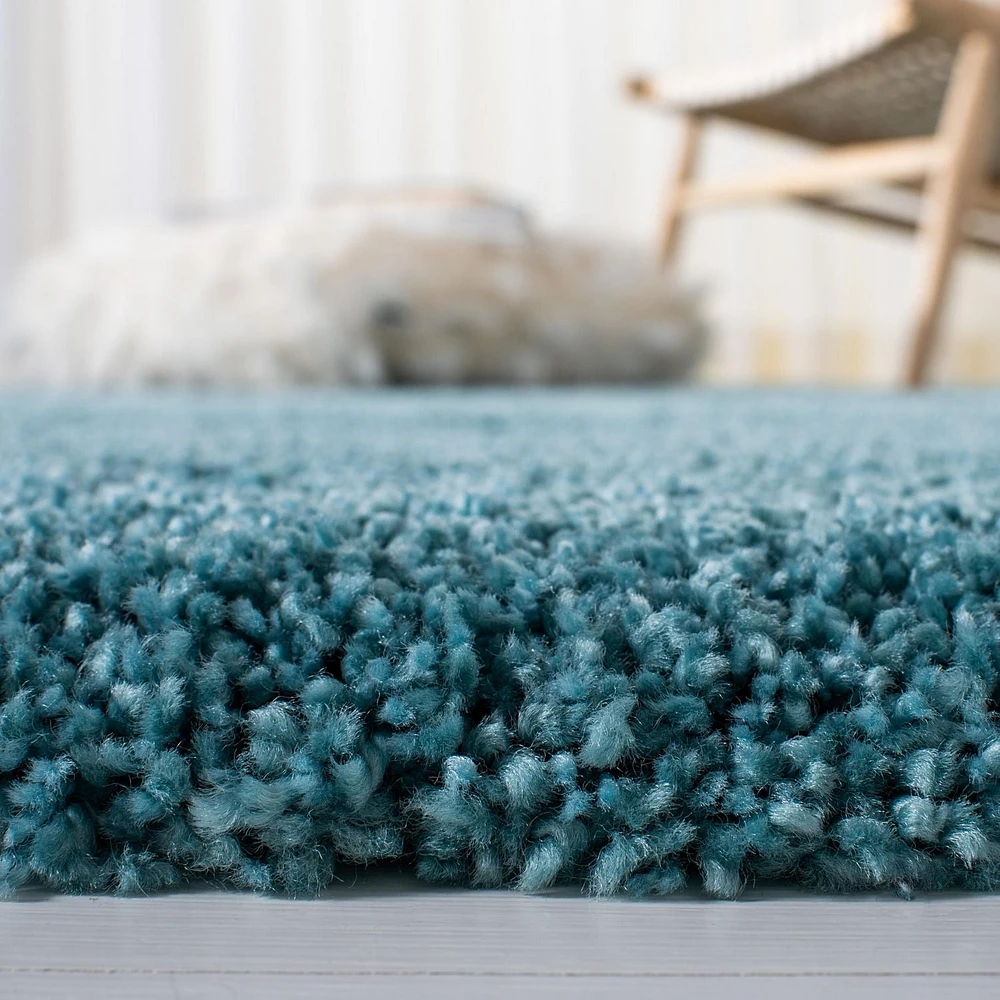 Safavieh Milan Harlow Solid Shag Area Rug