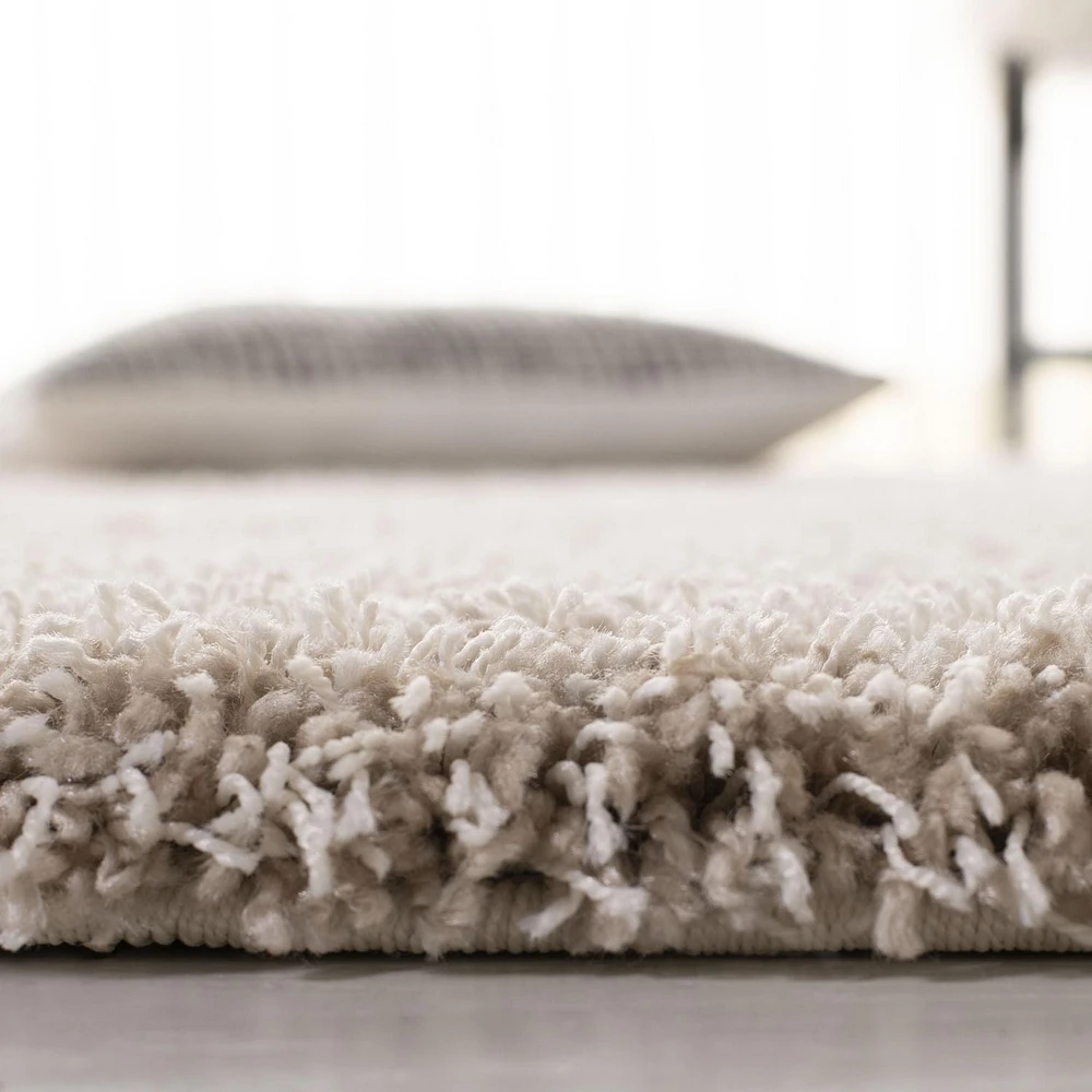 Safavieh California Solid Plush Shag Area Rug