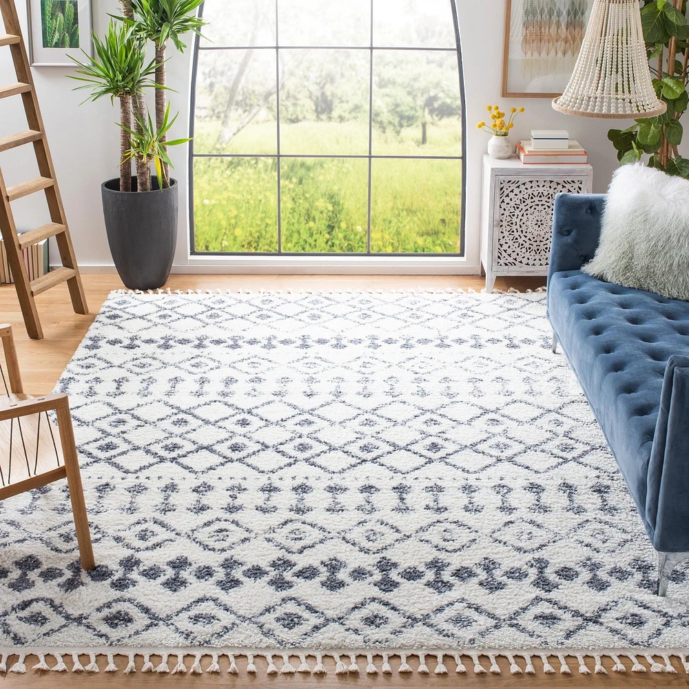 Safavieh Berber Fringe Lesleigh Aztec Shag Area Rug