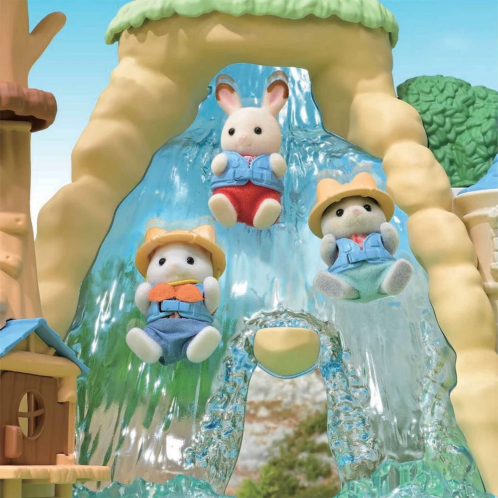 Calico Critters Secret Forest Falls, ensemble de jeu pour maison de poupée avec figurine et accessoires