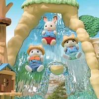 Calico Critters Secret Forest Falls, ensemble de jeu pour maison de poupée avec figurine et accessoires