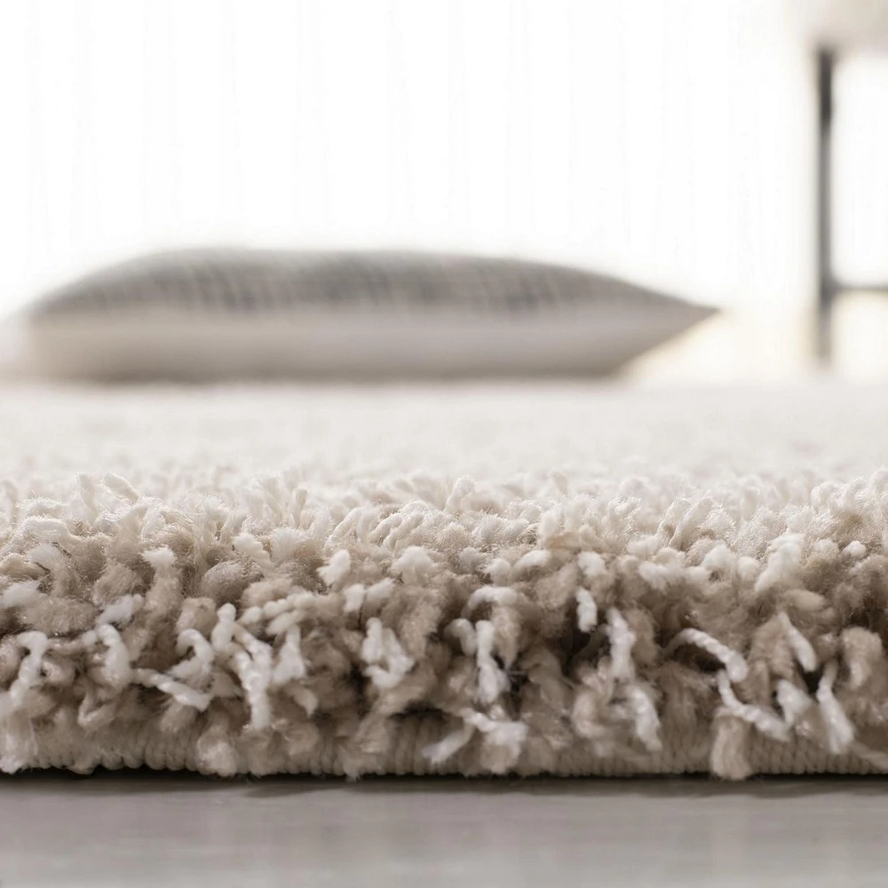Safavieh California Solid Plush Shag Area Rug