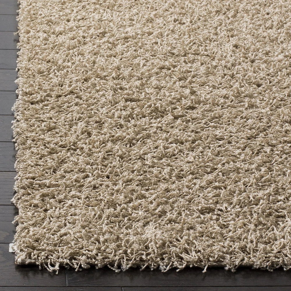 Safavieh Athens Solid Plush Shag Area Rug
