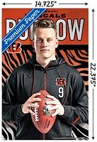 NFL Cincinnati Bengals - Joe Burrow Pose 20 Wall Poster, 14.725" x 22.375"