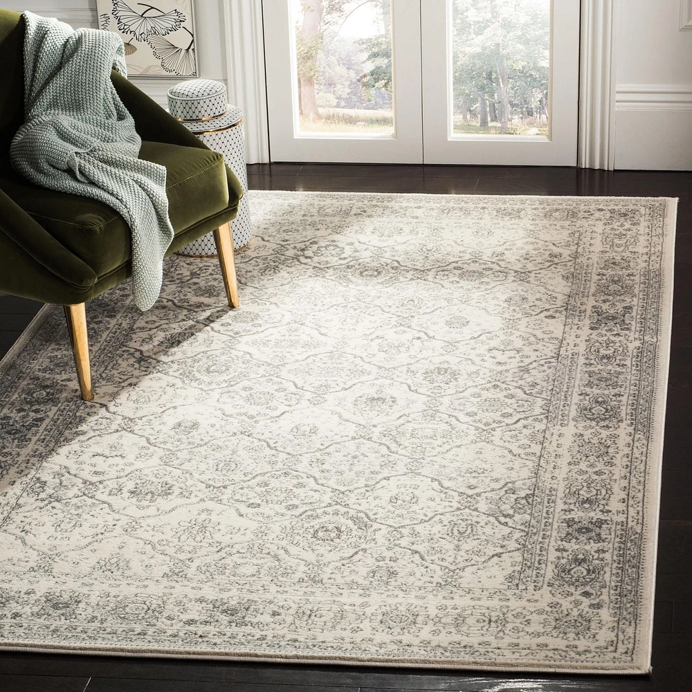 SAFAVIEH Carnegie Cebrail Traditional Distressed Area Rug