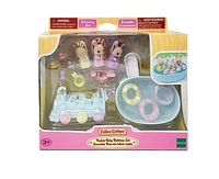Calico Critters Triplets Ensemble de bain pour bébé, maison de poupée avec 3 figurines et accessoires