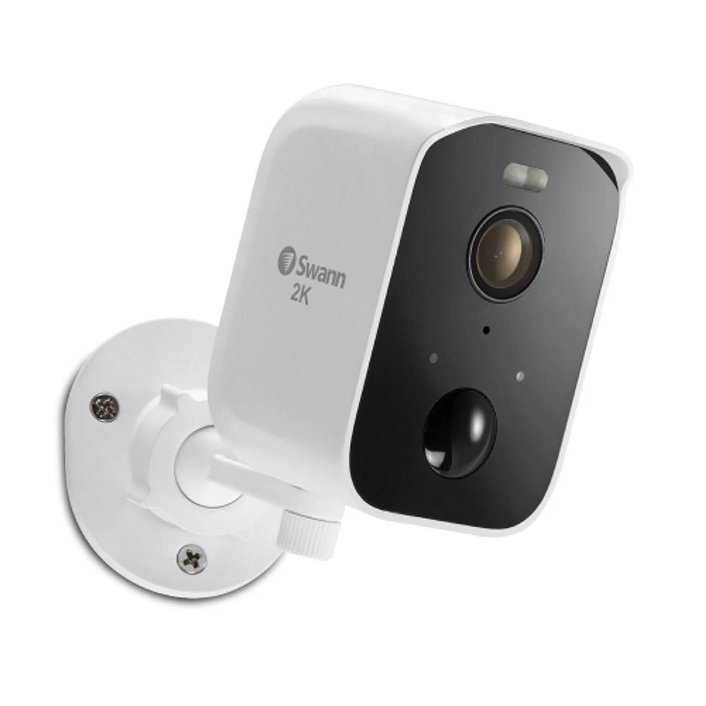 Caméra de projecteur sans fil à détection de chaleur et mouvement Wi-Fi CoreCam Pro 2K de Swann avec panneaux solaires - paquet de 3 - Blanc